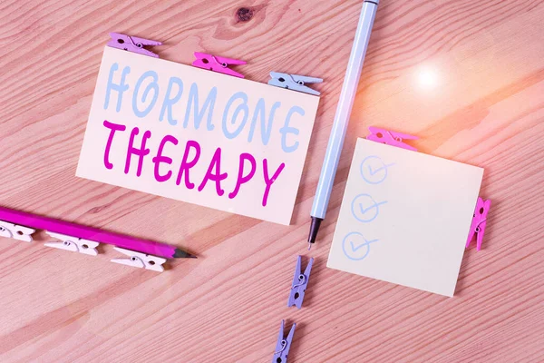 Hormon Terápiát Mutató Szöveges Jel Üzleti Fotó Bemutató Kezelés Betegség — Stock Fotó