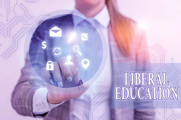 Panneau texte montrant l'éducation libérale. Éducation photo conceptuelle adaptée à la culture de la huanalyse libre étant . — Photo