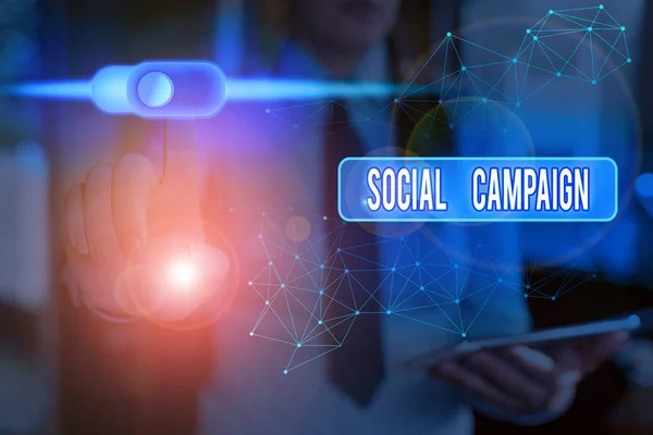 Escribir texto a mano escribiendo Campaña Social. Concepto que significa utilizar la plataforma de redes sociales para mejorar la conciencia de marca . — Foto de Stock