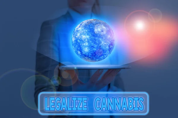 Texto de escritura de palabras Legalize Cannabis. Concepto de negocio para la ley que legalizó el consumo recreativo de cannabis en todo el país Elementos de esta imagen proporcionados por la NASA . —  Fotos de Stock