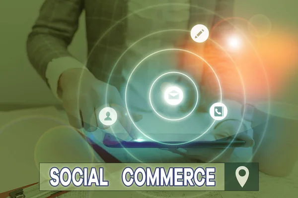 Handschrift tekst schrijven Social Commerce. Concept betekent gebruikt sociale netwerken bij de aankoop van producten. — Stockfoto