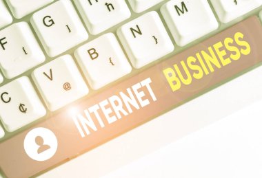 İnternet işini gösteren kavramsal el yazısı. Çevrimiçi gerçekleşen iş veya ticari işlemler anlamında kavram