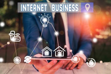 İnternet işini gösteren kavramsal el yazısı. Çevrimiçi gerçekleşen iş veya ticari işlemler anlamında kavram