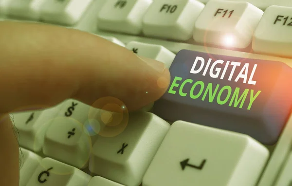 Píšu Poznámku Zobrazující Digitální Ekonomiku Obchodní Koncepce Pro Ekonomické Činnosti — Stock fotografie