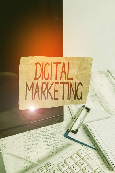 Conceptual Hand Writing Showing Digital Marketing Concept Meaning Marketing Products — 图库照片
