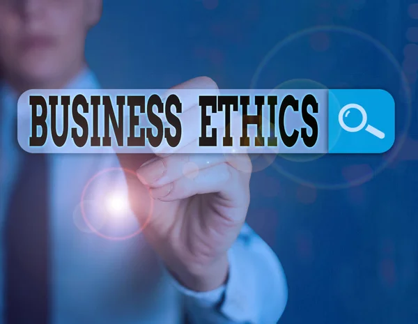 Scrivere testi a mano Business Ethics. Concetto che significa studio di politiche e pratiche aziendali appropriate . — Foto Stock