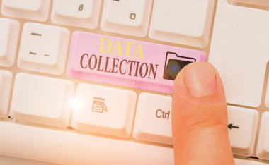 Veri Koleksiyonunu gösteren not yazılıyor. Hedef değişkenler hakkında bilgi toplamak ve ölçmek için iş fotoğrafı gösterimi.