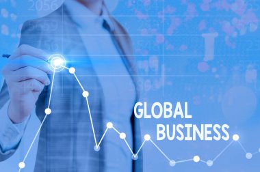 Global Business 'ı gösteren bir mesaj. Birçok ülkede tesisler işleten iş fotoğrafı şirketi
