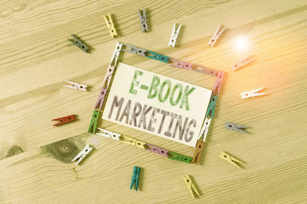 Pisanie Tekstu Book Marketing Biznesowe Zdjęcie Prezentujące Plik Cyfrowy Który — Zdjęcie stockowe
