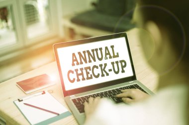 Yıllık El Yazısı Denetimi. Kavramsal fotoğraf her yıl yapılan kapsamlı bir fiziksel muayene.