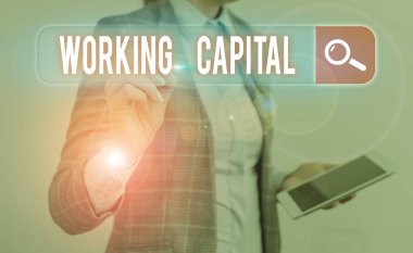 El yazısı yazı işleri sermayesi. Günlük işlemler için bir şirket için kavramsal fotoğraf parası kullanılabilir