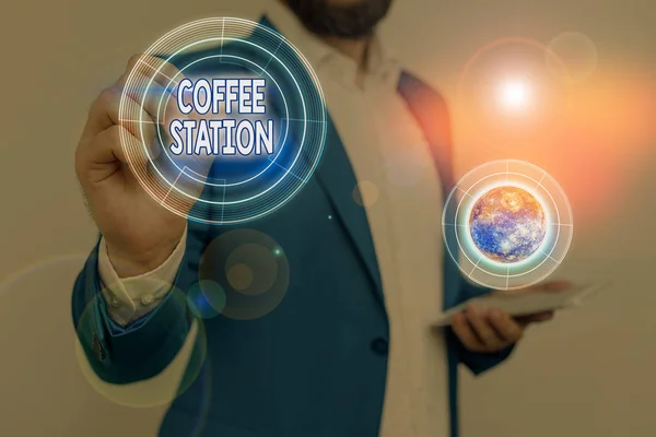 Texto manuscrito Coffee Station. Concepto que significa un pequeño restaurante informal donde se sirven bebidas calientes Elementos de esta imagen proporcionados por la NASA . — Foto de Stock