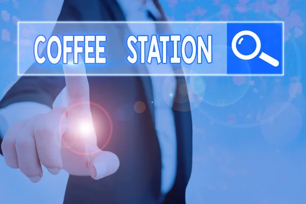 Tekstbord met Coffee Station erop. Conceptuele foto een klein informeel restaurant waar warme dranken worden geserveerd. — Stockfoto