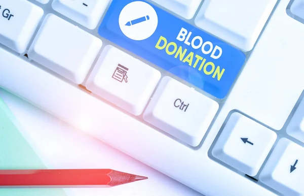 Escritura a mano conceptual mostrando Donación de Sangre. Exhibición de fotos de negocios Proceso de recolección de pruebas y almacenamiento de sangre entera . — Foto de Stock