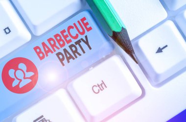 El yazısı Barbekü Partisi. Kavram, yemeğin ızgarada ya da ateşin üstünde pişirildiği açık hava partisi demek..