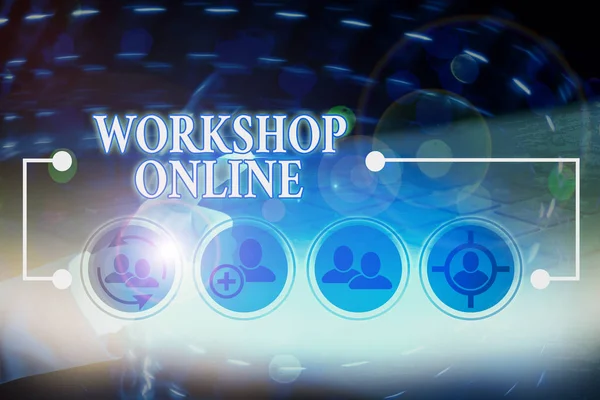 Nota de escrita mostrando Workshop Online. Foto de negócios mostrando grupo de mostrar envolver-se em discussão intensiva e atividade . — Fotografia de Stock