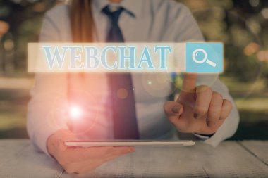 Webchat 'i gösteren mesaj işareti. Kullanıcıların internet kullanarak gerçek zamanlı iletişim kurmalarını sağlayan kavramsal fotoğraf sistemi.
