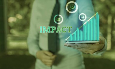 Etkisi gösteren Not yazma. Eylem bir nesne zorla başka temas geliyor vitrine iş fotoğraf.