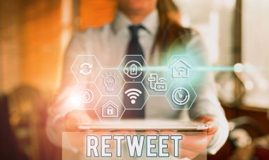 El yazısı metni retweet. Başka bir kullanıcı tarafından gönderilen bir iletiyi twitter yazımında veya iletideki anlamı kavra.