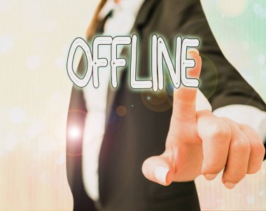 Çevrimdışı görünüyor. Bir bilgisayara veya dış ağa doğrudan bağlı olmayan kavramsal fotoğraf.