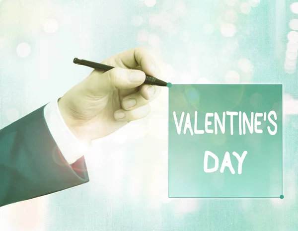 Escritura manual conceptual que muestra el Día de San Valentín S. Negocios foto texto roanalysistic día de fiesta celebrada cada año el 14 de febrero . — Foto de Stock