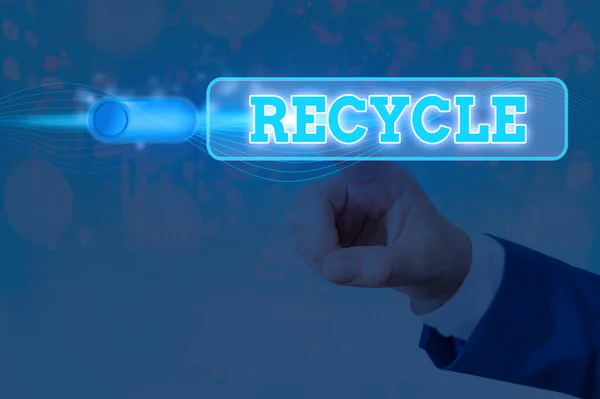 Kézírás szöveg újrahasznosítása. A hulladékanyagok új anyagokká és tárgyakká történő átalakításának fogalma. — Stock Fotó