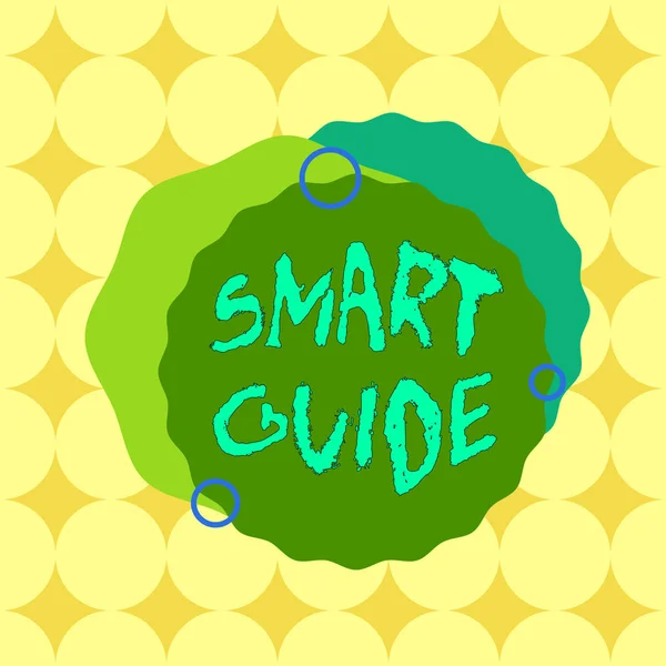 Escritura manual conceptual que muestra Smart Guide. Texto de la foto de negocios utilizado para guiar el desarrollo de objetivos mensurables para alcanzar el formato asimétrico patrón objeto contorno diseño multicolor . — Foto de Stock