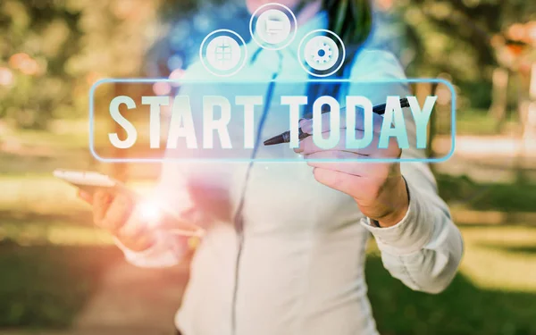 Textová značka ukazující Start Today. Konceptuální foto začít dělat něco, aby něco začít tím, že něco. — Stock fotografie