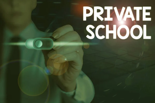 Handschrift tekst schrijven Private School. Concept: een onafhankelijke school die volledig wordt ondersteund door de betaling van vergoedingen. — Stockfoto