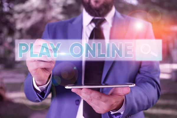 Nota de escrita mostrando Play Online. Foto de negócios mostrando um jogo de vídeo jogado sobre alguma forma de rede de computadores . — Fotografia de Stock