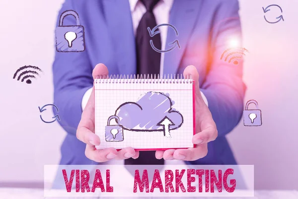 바이러스 마케팅을 보여 주는 문자 표지판. 제품에 대한 정보와 의견을 퍼뜨리는 개념 사진. — 스톡 사진