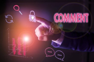 Yorum gösterilen Not yazma. Sözlü yazılı açıklama görüş iletişim tepki ifade vitrine iş fotoğraf.