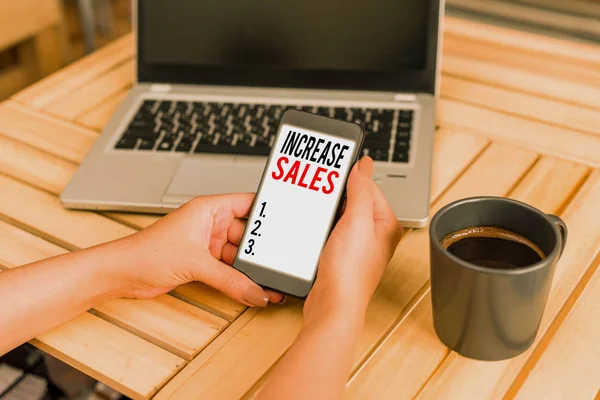 Texte d'écriture Word Augmenter les ventes. Concept d'affaires pour un grand nombre de clients a terminé le cycle de vente . — Photo