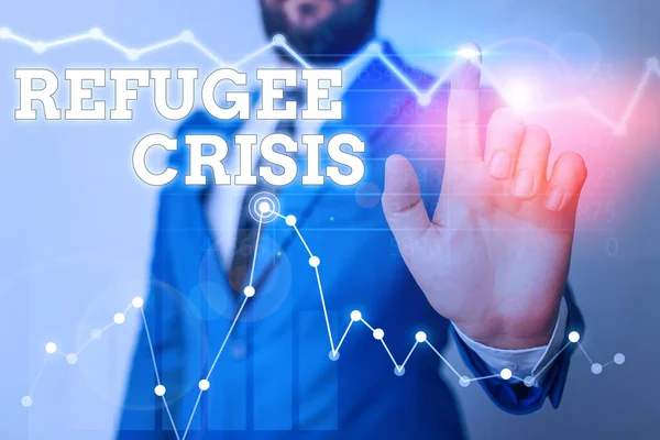 Notiz zur Flüchtlingskrise. Geschäftsfotos, die die Bewegungen großer Gruppen von Vertriebenen zeigen. — Stockfoto