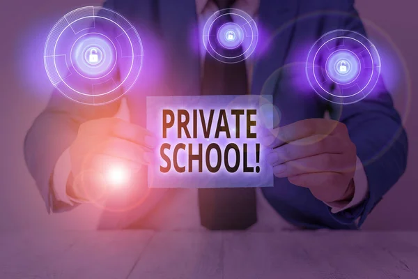 Conceptuele handschrift toont Private School. Business foto tekst een onafhankelijke school volledig ondersteund door de betaling van vergoedingen. — Stockfoto