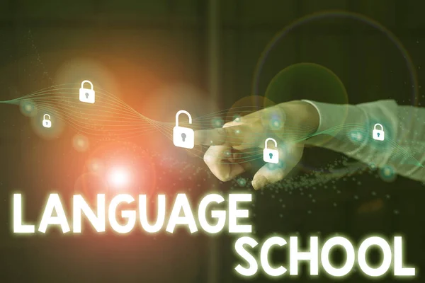 Nota de escritura que muestra la Escuela de Idiomas. Foto de negocios que muestra la institución educativa donde se enseñan idiomas extranjeros . — Foto de Stock