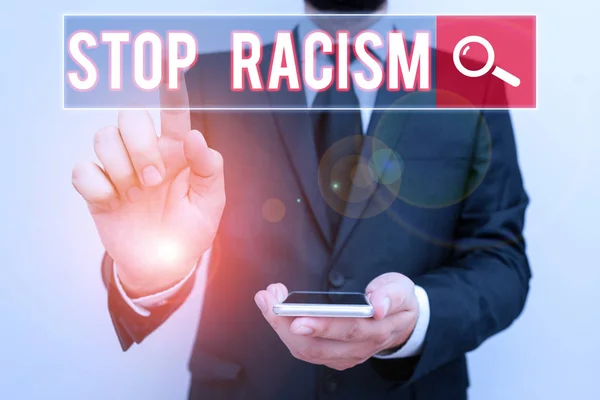 Tekstbord met Stop Racisme. Conceptuele foto eindigen de antagonisme gericht tegen iemand van een ander ras. — Stockfoto