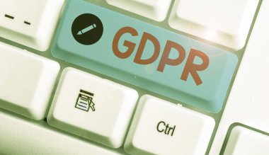 Gdpr gösteren metin işareti. Vatandaşların verilerini ve mahremiyetini koruyan kavramsal fotoğraf düzenlemesi.