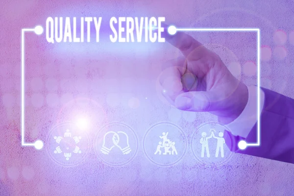 Schreiben Notiz zeigt Quality Service. Geschäftliches Foto, das die gelieferte Dienstleistung zeigt, entspricht den Erwartungen des Kunden. — Stockfoto