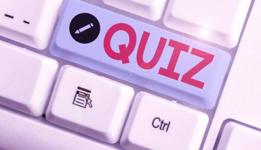 Gösterilen metin işaret Quiz. Kavramsal fotoğraf kısa gayri resmi test öğrencilere bilgi sınavı Test verilen.