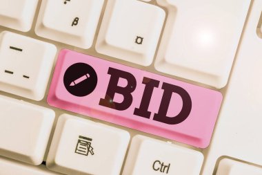 Teklif veren kavramsal el yazısı. Satılık bir şey için belirli bir miktar para önermek için iş fotoğrafı metni.