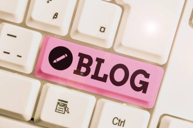 Blogquestion gösteren kavramsal el yazısı. İş fotoğraf metin düzenli olarak güncellenen web sitesi web sayfası bireysel tarafından işletilen.