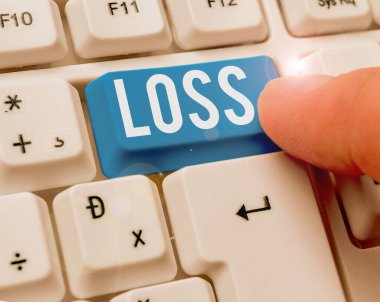 Kayıp 'ı gösteren bir not yazıyorum. İş fotoğrafında artık bir şeyiniz olmadığı ya da bir şeyiniz olmadığı görülüyor..