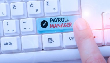 Ödeme Müdürü 'nün el yazısı metni. Kavram, sistemler tasarlayarak maaş bordrosu bilgisini korur.