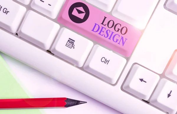 Texto para escrita de palavras Logo Design. Conceito de negócio para uma representação gráfica ou símbolo do nome ou marca comercial da empresa . — Fotografia de Stock