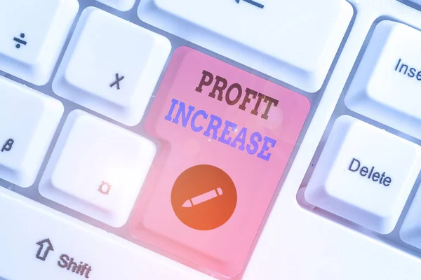 Nota di scrittura che mostra l'aumento del profitto. Foto di business che mostra la crescita dei ricavi generati nel business o nelle vendite . — Foto Stock