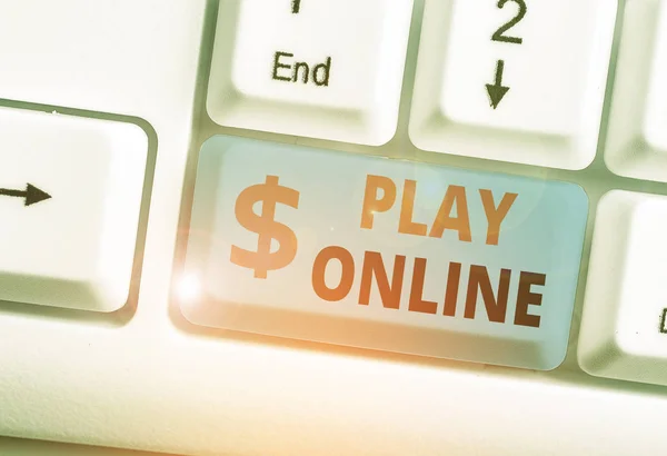 Rukopis psaní textu Hrát online. Pojetí znamená videohru přehranou přes nějakou formu počítačové sítě. — Stock fotografie