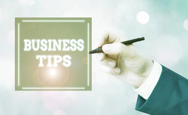 Концептуальний почерк, що показує бізнес-поради. Бізнес фототекстові трюки або ідеї про те, як почати або запустити малий бізнес . — стокове фото