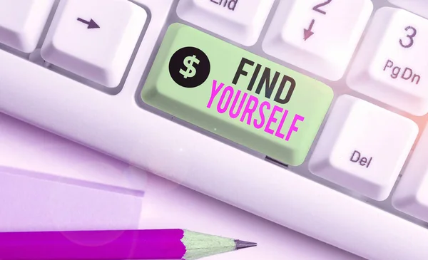 Escribir una nota mostrando Find Yourself. Exhibición de fotos de negocios Para ser autosuficiente y hacer las cosas por ti mismo . —  Fotos de Stock