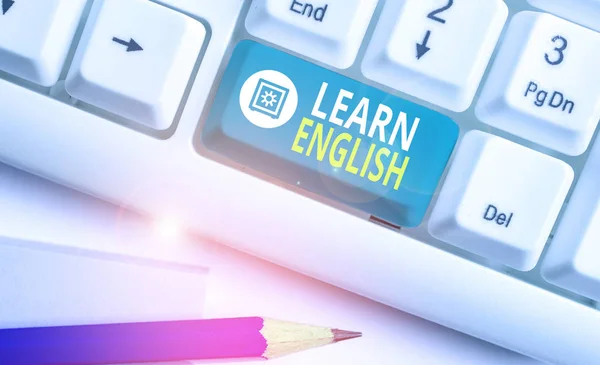 Word writing text Learn English. Business concept for gain or acquire knowledge of speaking and writing English. — Stockfoto